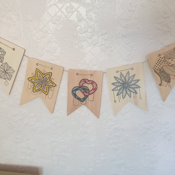Flowers and hearts wooden bunting