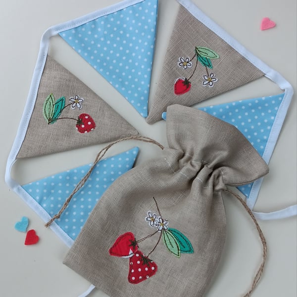 Strawberry Mini Bunting in a Drawstring Bag